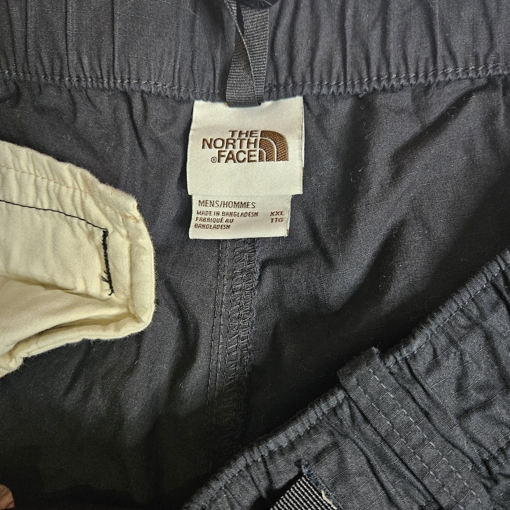 The Northface Mens Cargo Shorts Ripstop - Picture 2 of 4